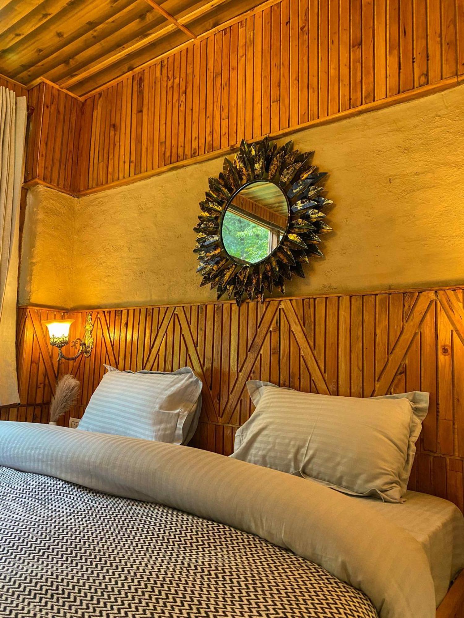 Whoopers Boutique Resort Jibhi Eksteriør billede