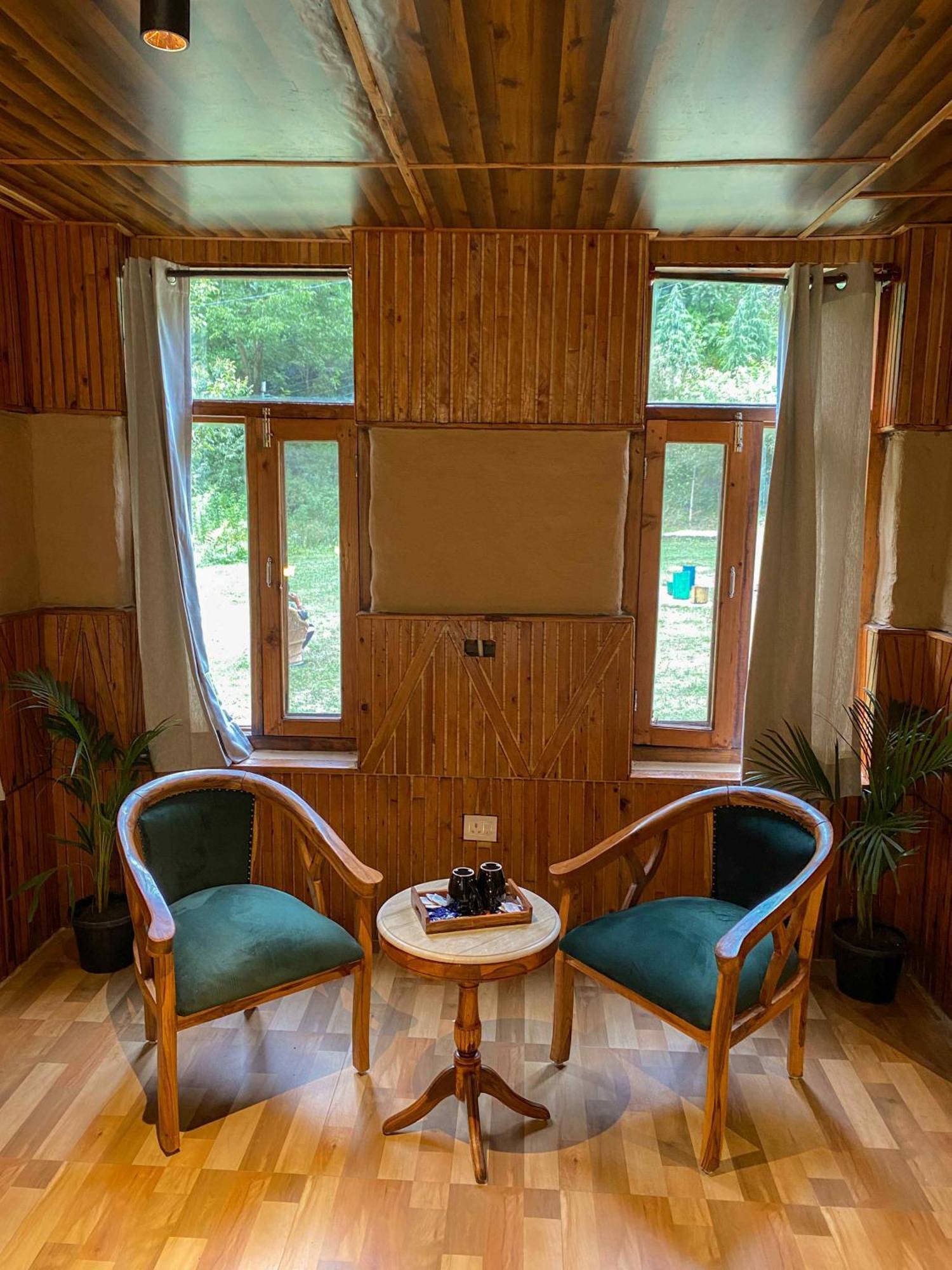 Whoopers Boutique Resort Jibhi Eksteriør billede